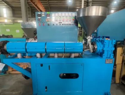 The customer purchased a second-hand profile extrusion machine
